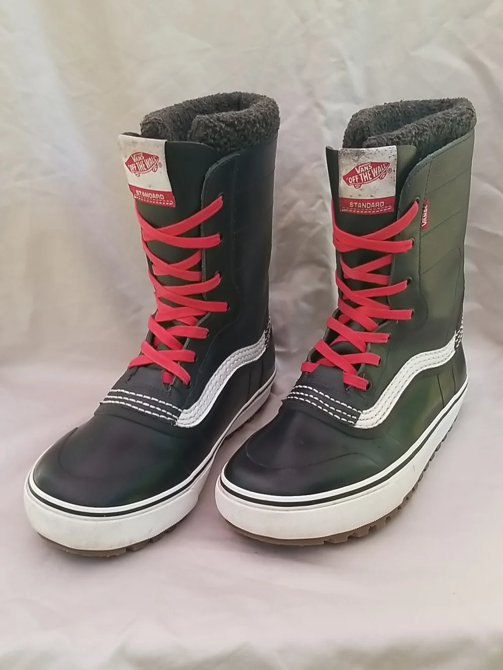 Vans Men's 11 Rare Standard Mid Waterproof Fleece Lined Boots 22